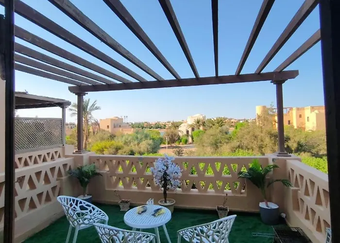 Rihanna 2 Bedrooms With Lagoon Access Hurghada
