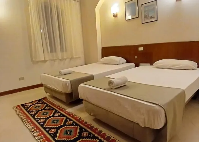 Rihanna 2 Bedrooms With Lagoon Access Hurghada