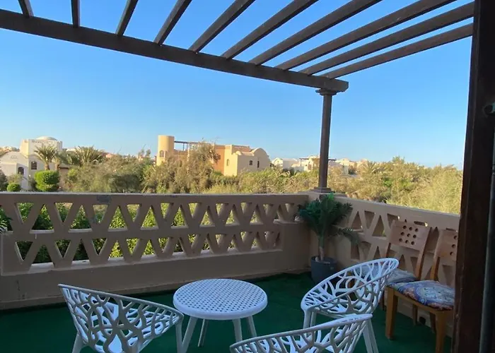 Rihanna 2 Bedrooms With Lagoon Access