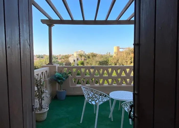 Rihanna 2 Bedrooms With Lagoon Access